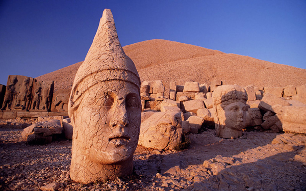 5. Nemrut Dağı (Adıyaman - Kahta)