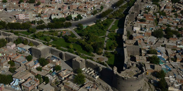 14. Diyarbakır Surları ve Hevsel Bahçeleri (Diyarbakır)