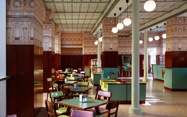 fondazione-pradas-bar-by-wes-anderson_designboom_001