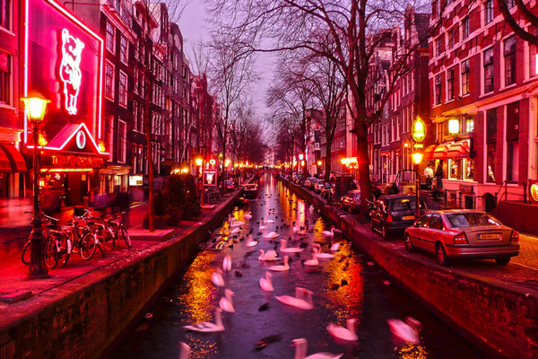 Hollanda---Red-Light-Street
