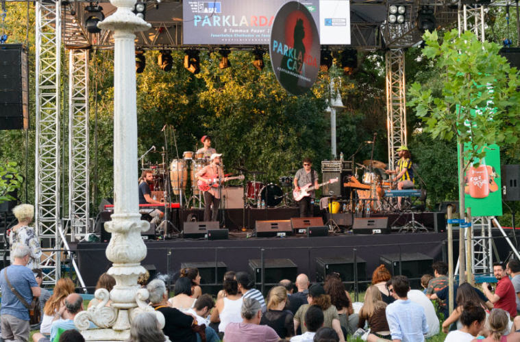parklarda-caz-geri-donuyor