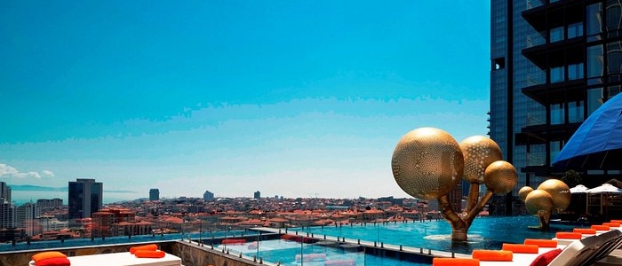 2025-yazinin-en-cool-beach-club-ve-havuzlari