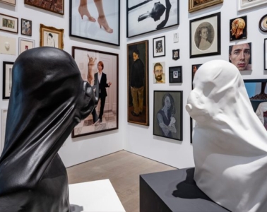 Arter, 13 Aralık Cumartesi 14:00’te Ugo Schiavi’nin eserinden ilhamla, Deniz Kulaksızoğlu yürütücülüğünde “Kalıp/Tekrar/Heykel” atölyesi düzenliyor.