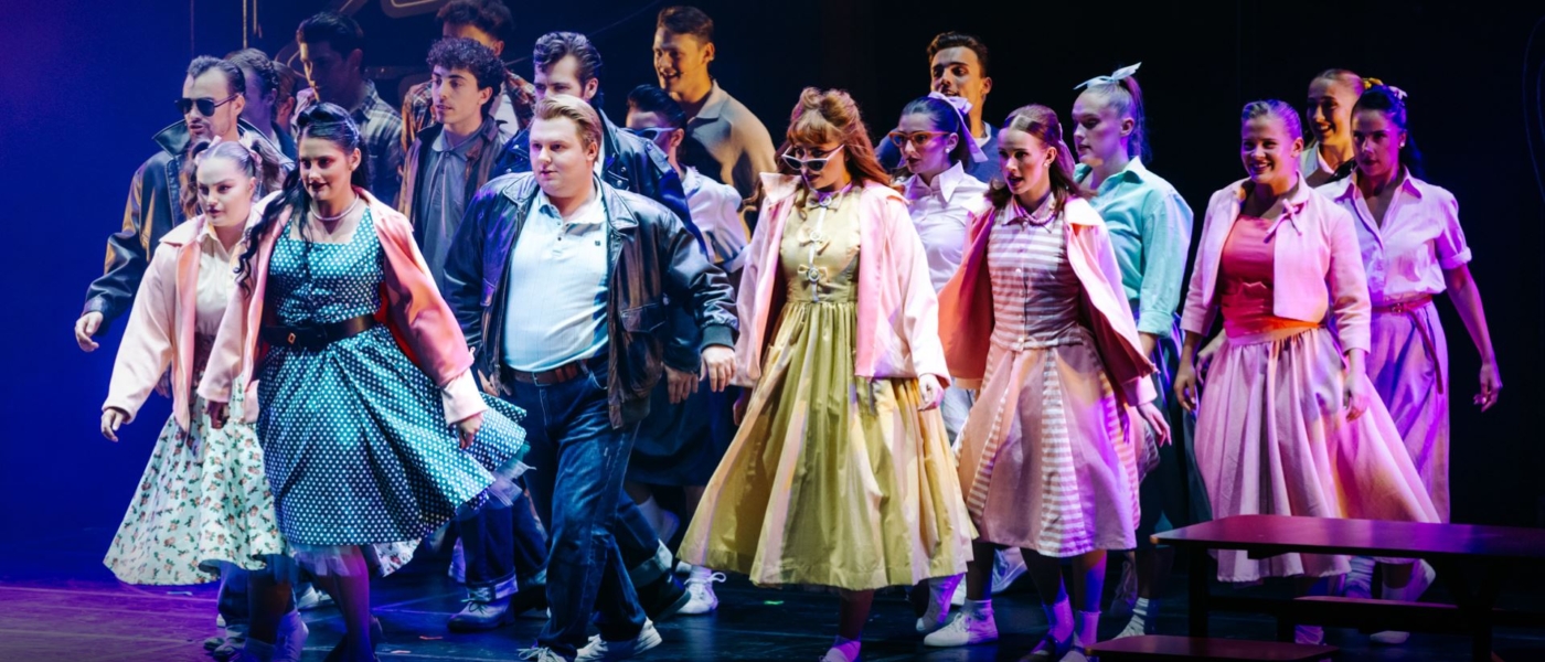 grease-muzikali-ile-tanisin