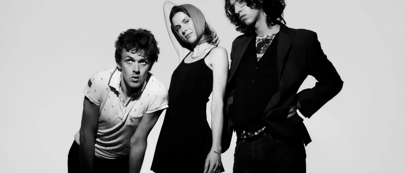 londranin-en-tarz-uclusu-bar-italia